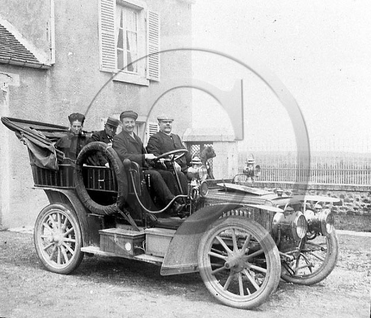 au 1421 panhard .jpg