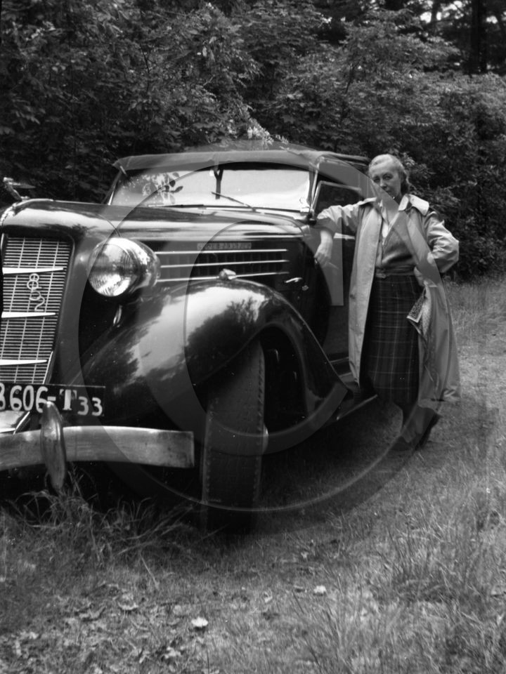 AU 350 Auburn 852 phaeton sedan 1936 .jpg