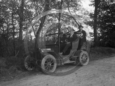 AU 1437 Peugeot lion petit tonneau .jpg