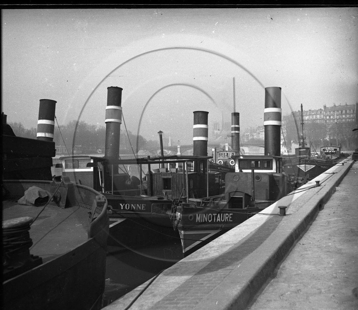 BA 311 remorqueurs Yonne, le Minautore ,la Nouvelle Aurore ,derrière chaland Yonne .jpg.jpg