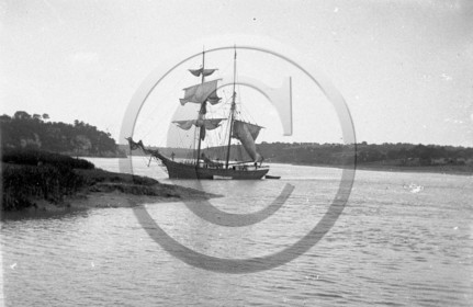 BA 571  brick sur la vilaine la roche bernard.jpg