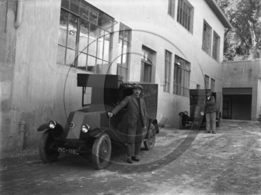 AUU 3  camionnette Beau Noir Menton .jpg