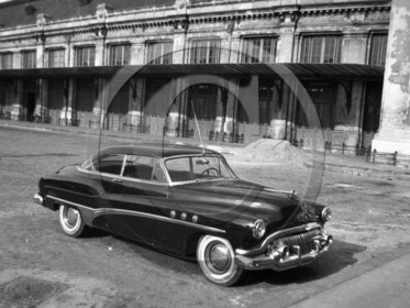 AU 355 Buick coupe hard top 1951 .jpg