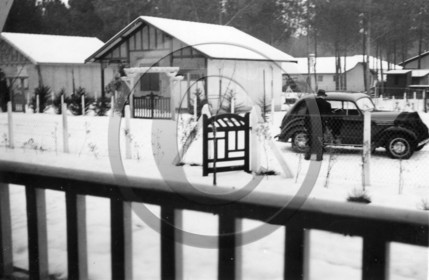 AU 4218 Renault juvaquatre .jpg