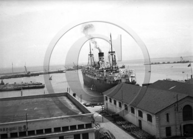 BA 198 cargo mixte des Chargeurs Reunis .jpg