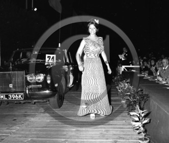 concours elegance apres guerre