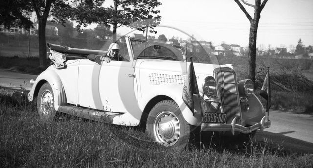 AU 4607 Ford V 8 48 cabriolet Janer .jpg