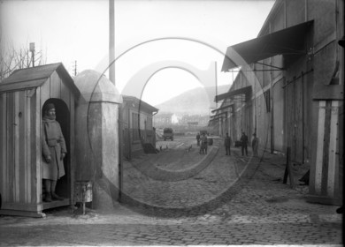 Treves magasin central des cooperatives generales  armee du Rhin    guerite militaire   Allemagne .jpg