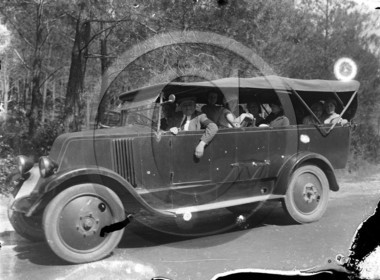 AU 3550 Renault petit car d'excursion decapotable .jpg