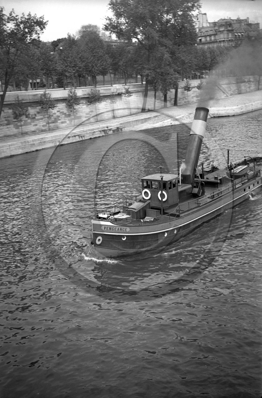 BA 316 bis remorqueur de rivière  VENGEAN CE   . Paris .jpg.jpg