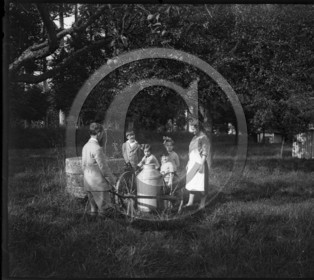 AG 673  scene rurale au puit.jpg