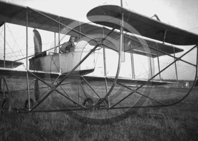 avi 86 Farman MF 7Georges Irat .jpg