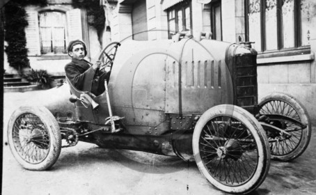 AU 2552 Peugeot D'apres carte photo .jpg