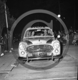 AUCE 292 Peugeot 403 break pub Picon photo Enri Dargence  .jpg