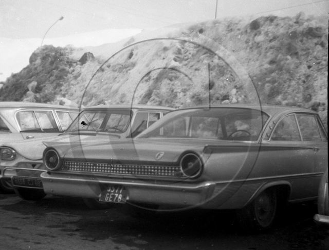 AU 976  Ford galaxie coupe 1961 .jpg