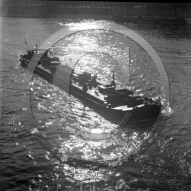 BA 323   grand chaland automoteur.jpg