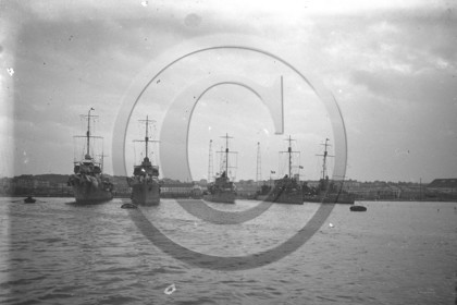 vi  1177 navire de guerre  série marseille ,toulon,st trop.st raphael,freju.jpg