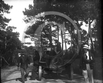 AUU 456 dedion bouton a Arcachon.jpg