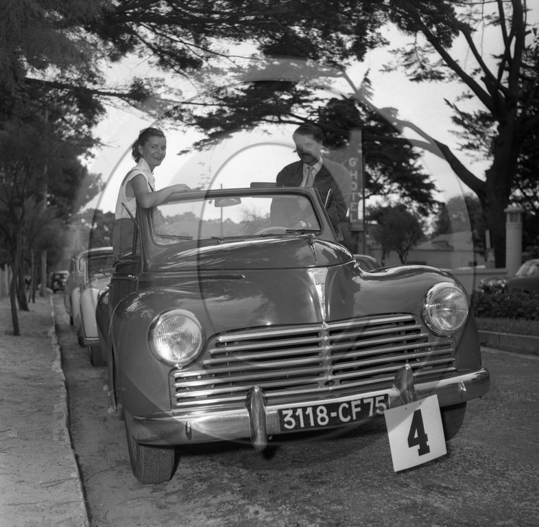 AUCE 628 Peugeot 203 cabriolet .jpg