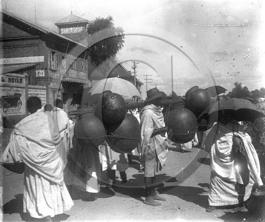 Madagascar Marche poterie .jpg