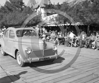 AUCE 186 Peugeot 203 .jpg