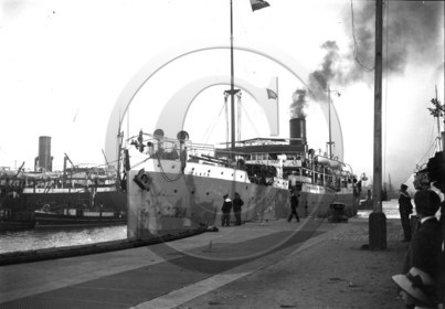 BA 614 paquebot Plata .jpg