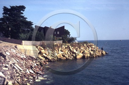 arc 4012  hortense trou du blockaus 1978 .jpg