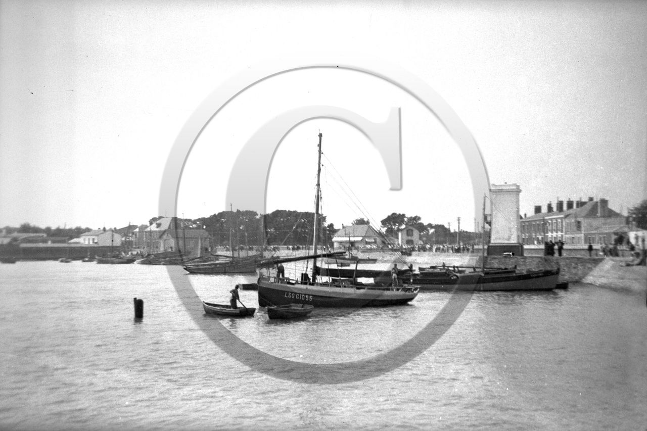 BA 1625 St Gilles Croix De Vie le port  dpt 85.jpg