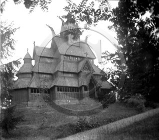 Norvege eglise debout en bois  6.jpg