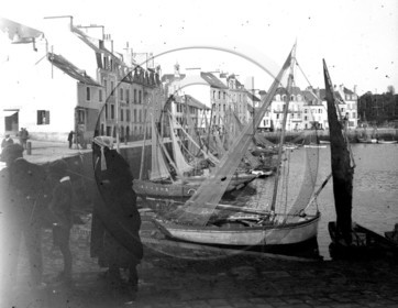 BA 1627 Belle ile en mer  au fond du  port du palais  dpt 56 .jpg