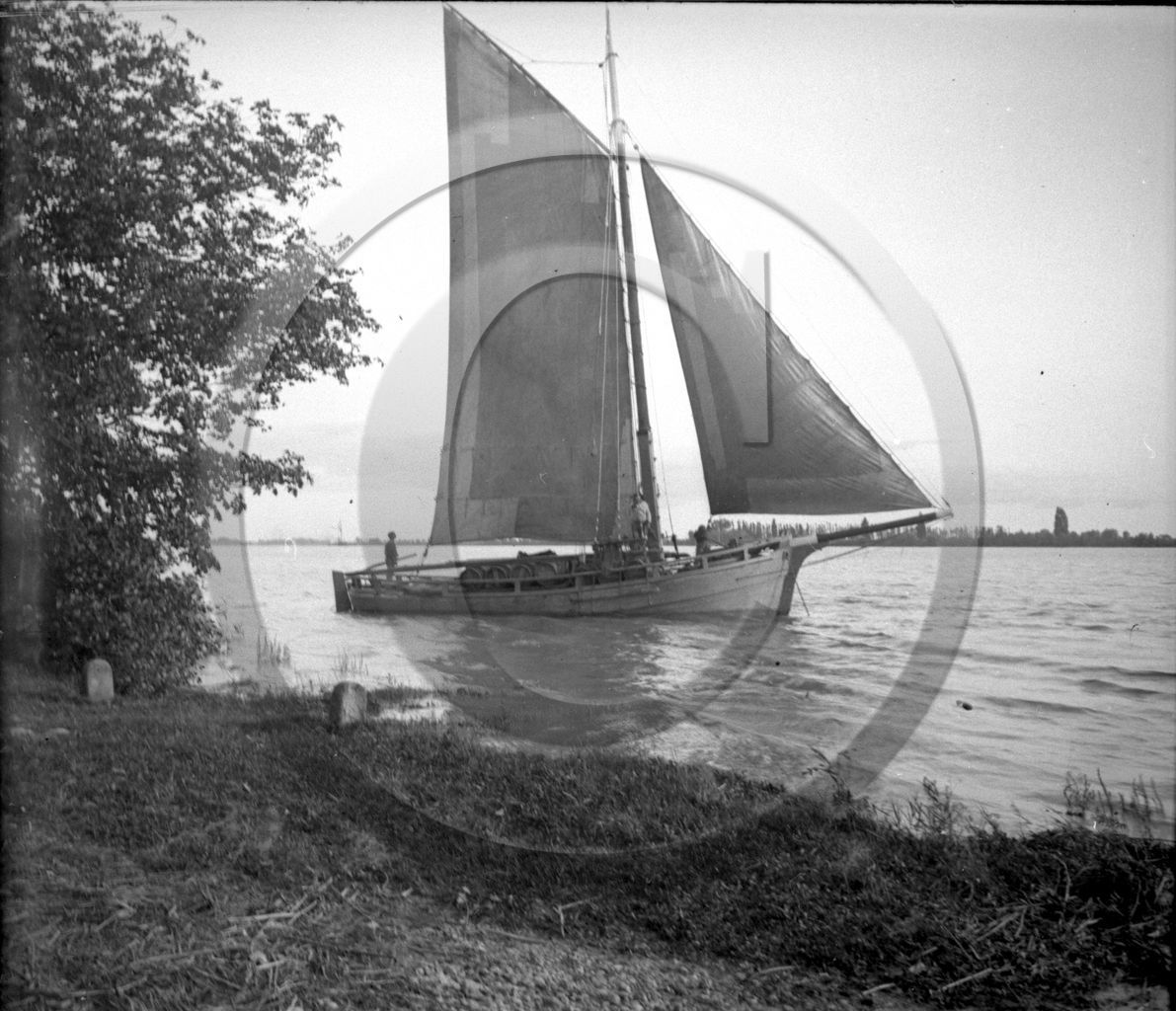 BA 14  gabarre de Gironde.jpg