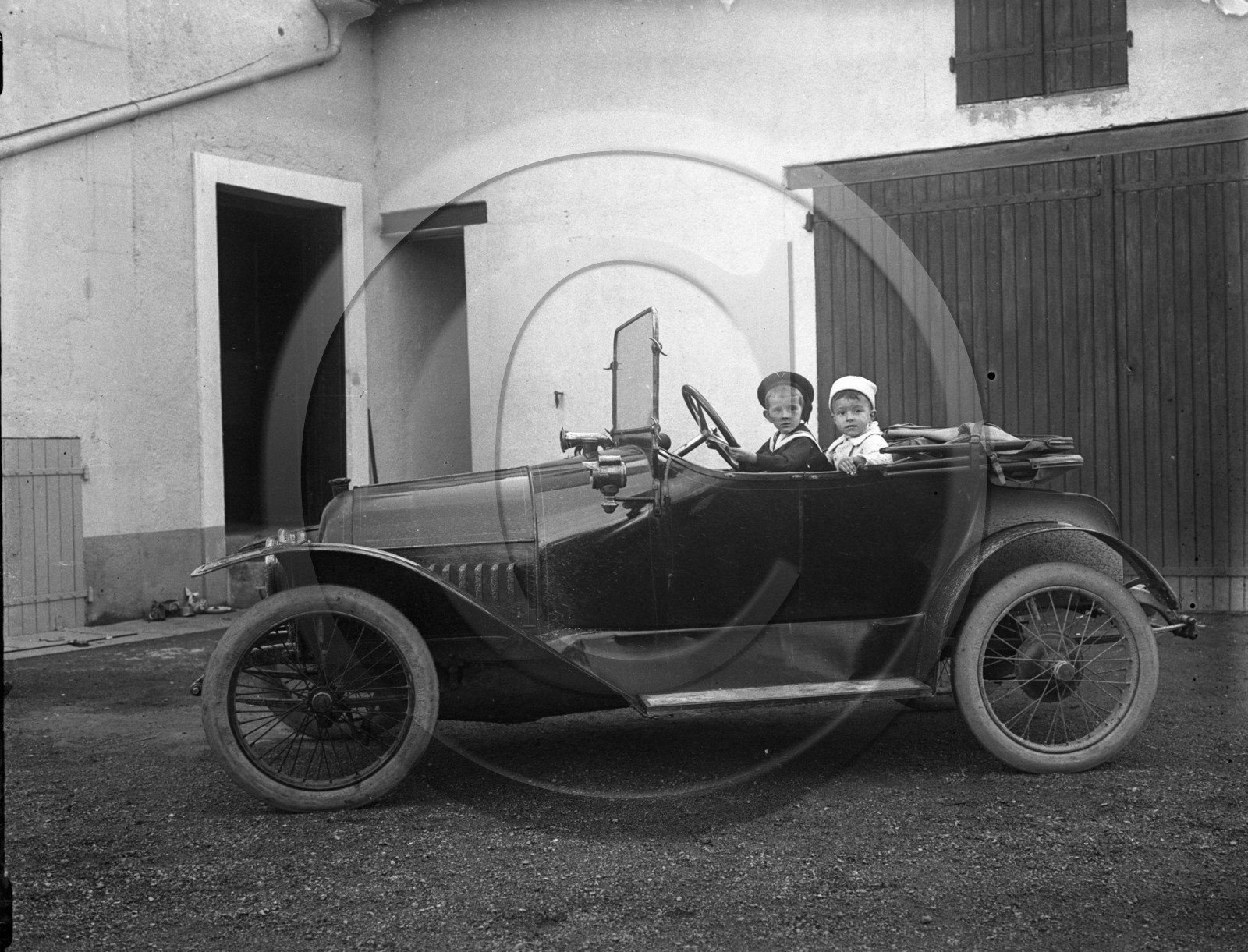 AU 2398 Peugeot .jpg