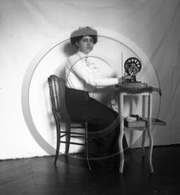 ME 79 couturiere .jpg