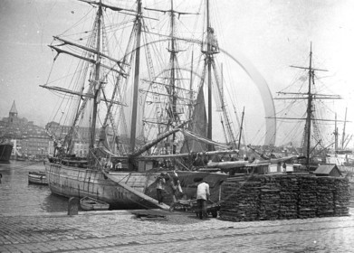 BA 518 Marseille dpt 13 .jpg