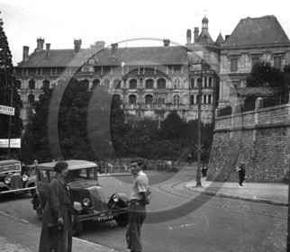 AU 1161 Renault monasix  berline .jpg