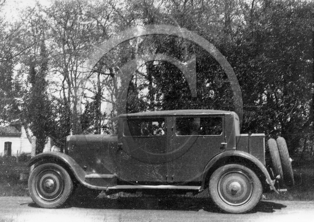 AU 3628 Panhard .jpg