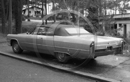 AU 176 Cadillac cabriolet fleetwood 1967 .jpg