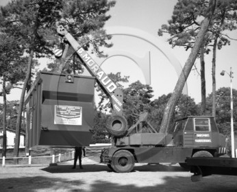 AUU 77    transports Moraud Bordeaux.jpg