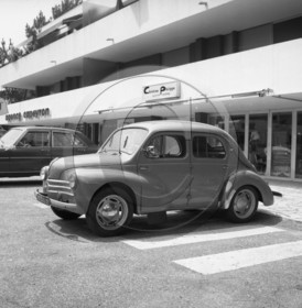AU 1956-2 Renault 4CV .jpg