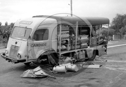 AUU 89  Renault laitier.jpg