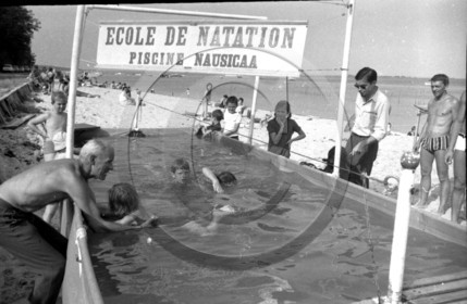 club plage coté Ferret école de natation Nausicaa 8-7-67 .jpg