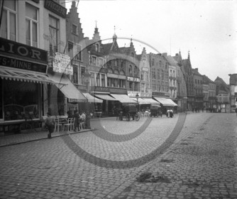 belgique patisserie  lippens sur une place.jpg