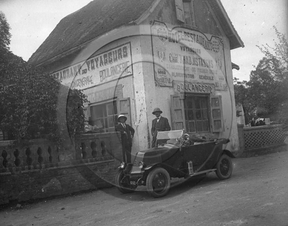 AU Renault NN Madagascar  Ambatolampy  - .jpg