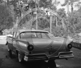 AU 1624 Ford failane sedan 1957 .jpg
