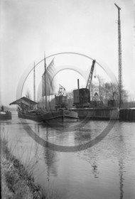 VI  891 quai de dechargement sucrerie Bernot de Ham  dpt 80 .jpg