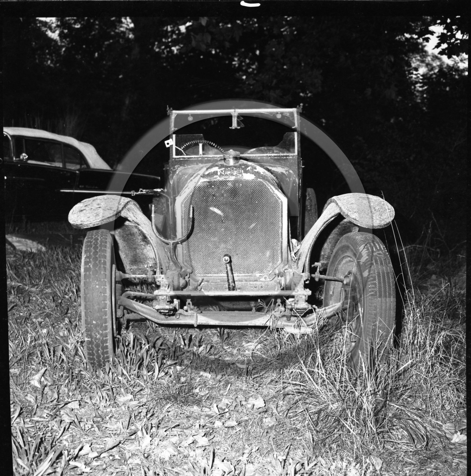 AU 672 Peugeot 1913 recarrossé 1920 .jpg