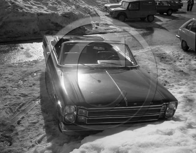 AU 482 Ford galaxie 500 xl cabriolet 1966 .jpg