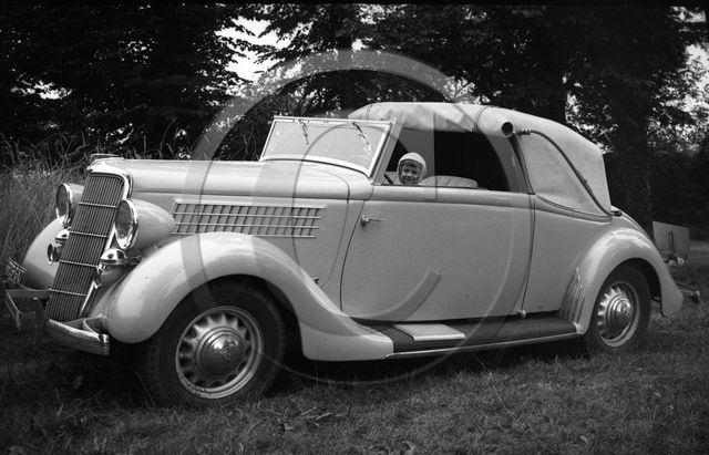 AU 4616 Ford V8 48 cabriolet Janer .jpg