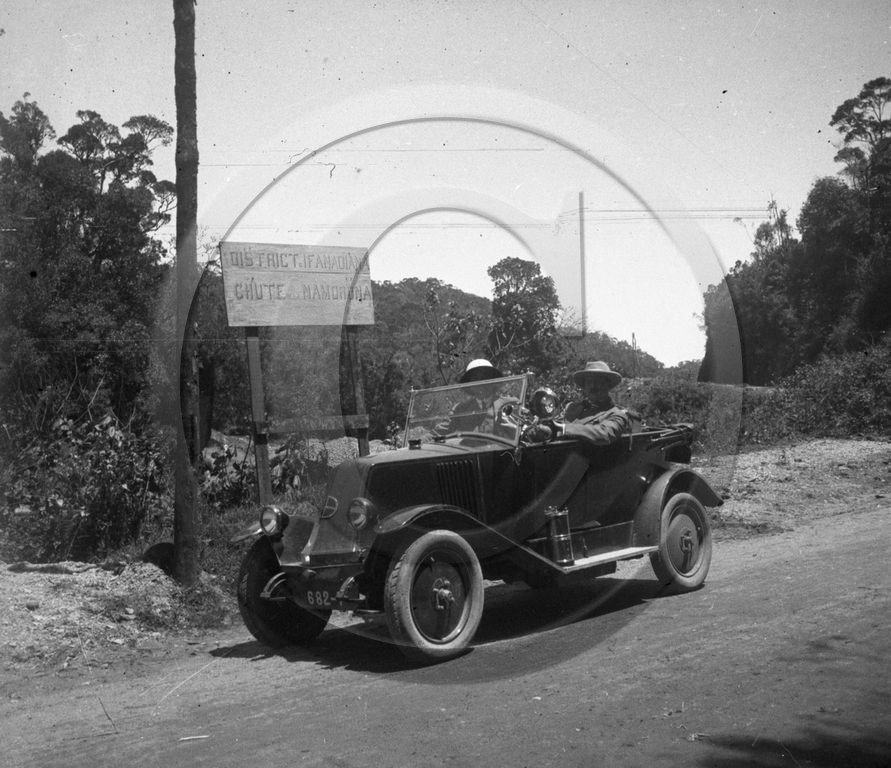 AU 4258 Renault NN Madagascar .jpg