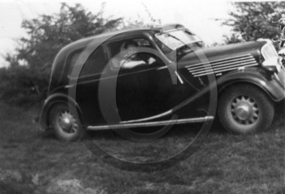 AU 4232 Renault  celta standard .jpg